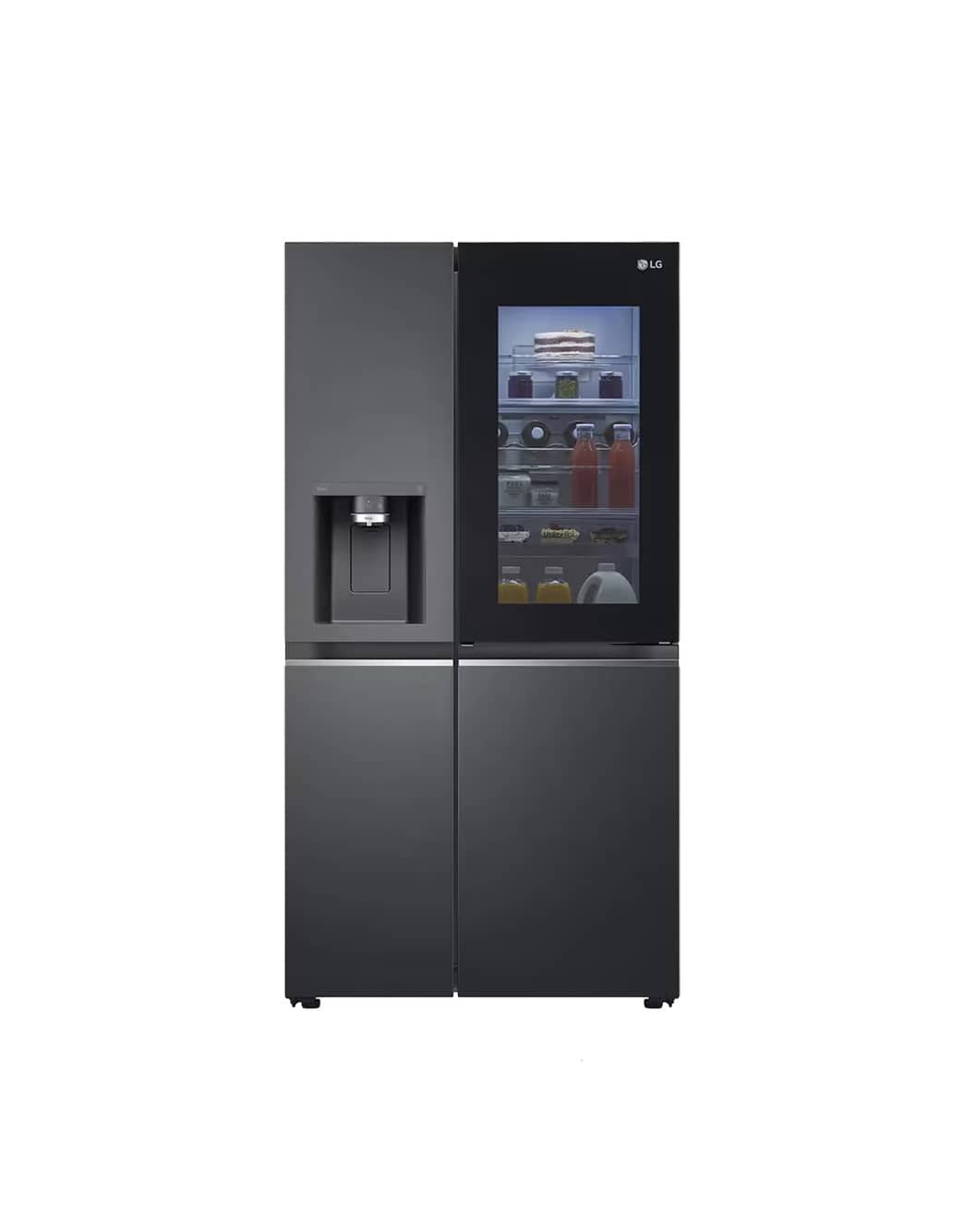 Refrigerador LG VS27BXQP de dos puertas con panel InstaView muestra estantes iluminados llenos de bebidas y alimentos.